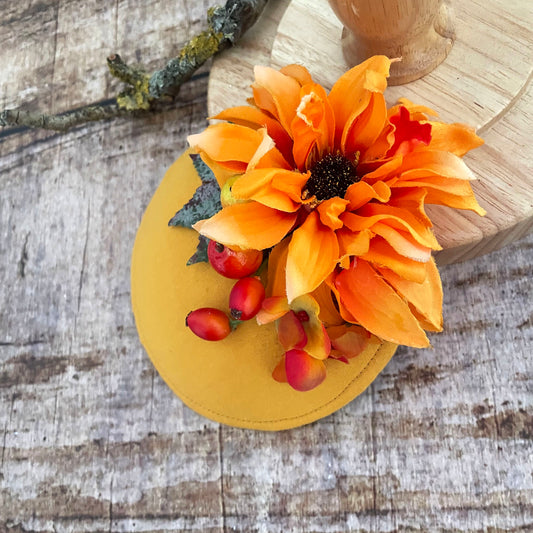 Fascinator Hallo Herbst Headpiece senfgelb