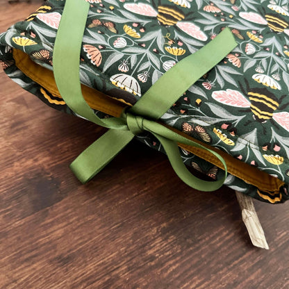 Büchertasche Buchhülle Tell the bees  A5 cottagecore