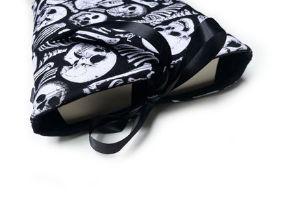 Buchtasche Buchhülle Skelette A5 schwarz weiß