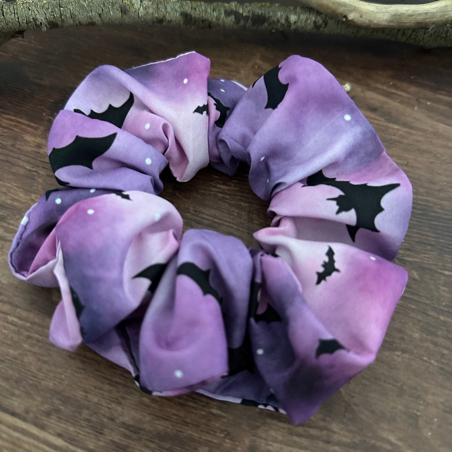 Scrunchie  Haargummi Fledermäuse lila