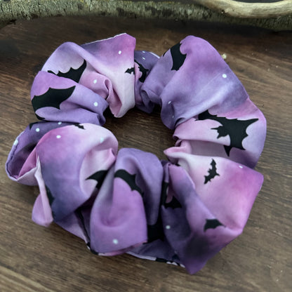 Scrunchie  Haargummi Fledermäuse lila