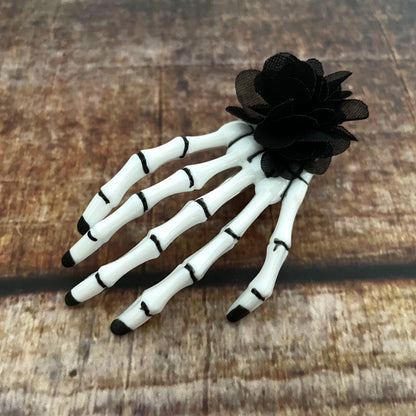 Haarspange Skeletthand Haarclip Blüte gothic