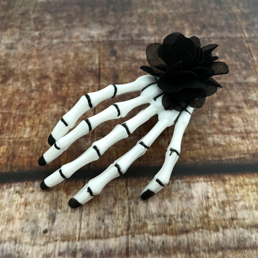 Haarspange Skeletthand Haarclip Blüte gothic