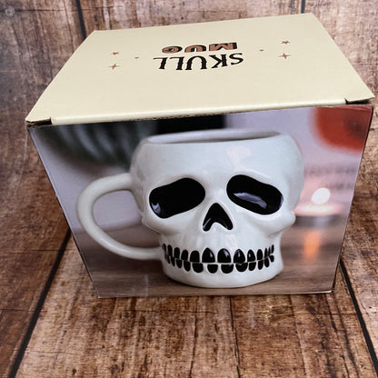 Tasse Totenkopf Becher weiß