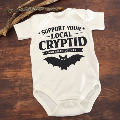 Kurzarmbody Support your local cryptid weiß