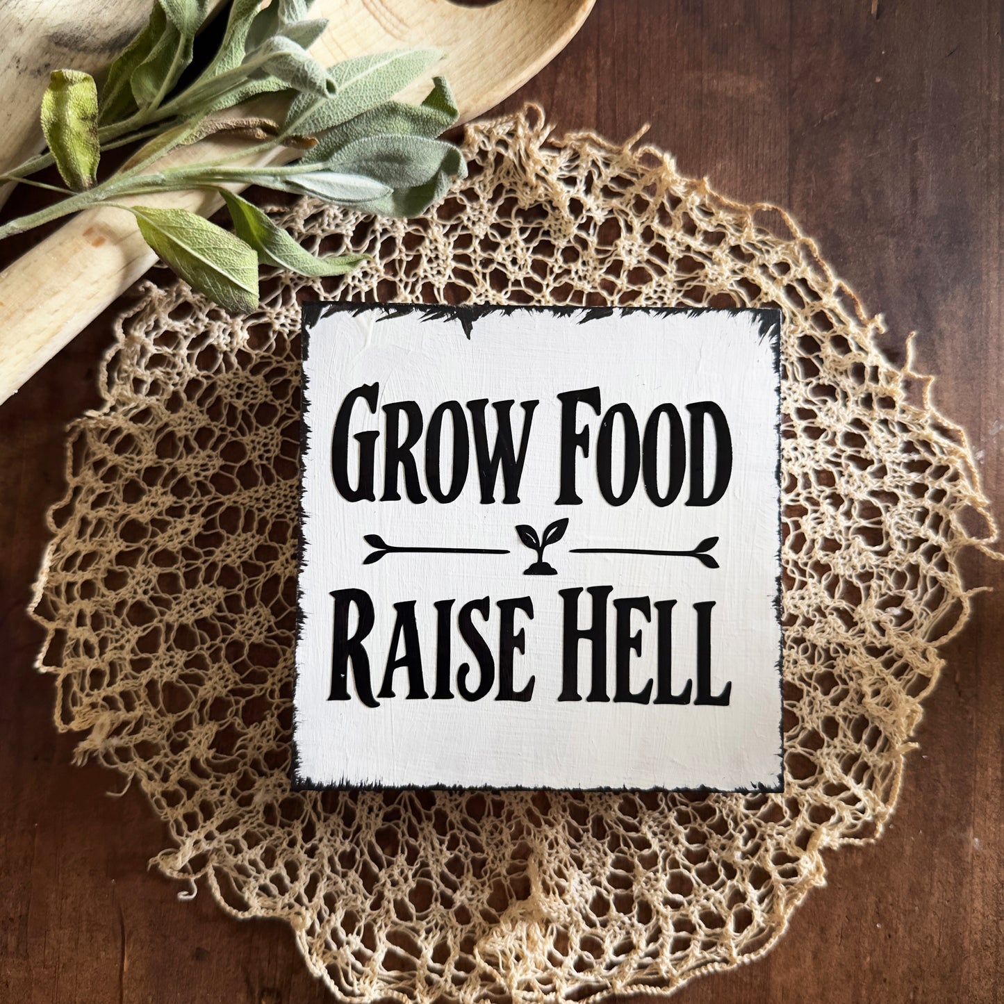 Farmhouse Decorative Sign "Bake Bread and Don’t Trust the Government" Homesteader – MDF, 15 × 15 cm
