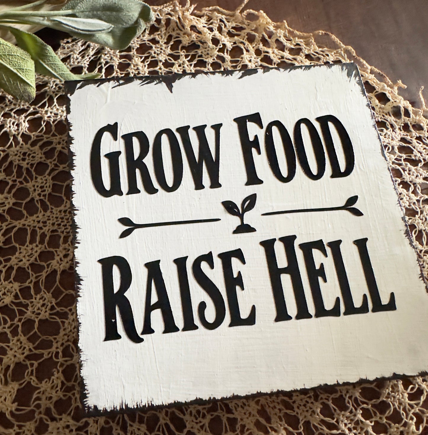 Farmhouse Decorative Sign "Bake Bread and Don’t Trust the Government" Homesteader – MDF, 15 × 15 cm
