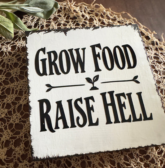 Farmhouse Decorative Sign "Bake Bread and Don’t Trust the Government" Homesteader – MDF, 15 × 15 cm