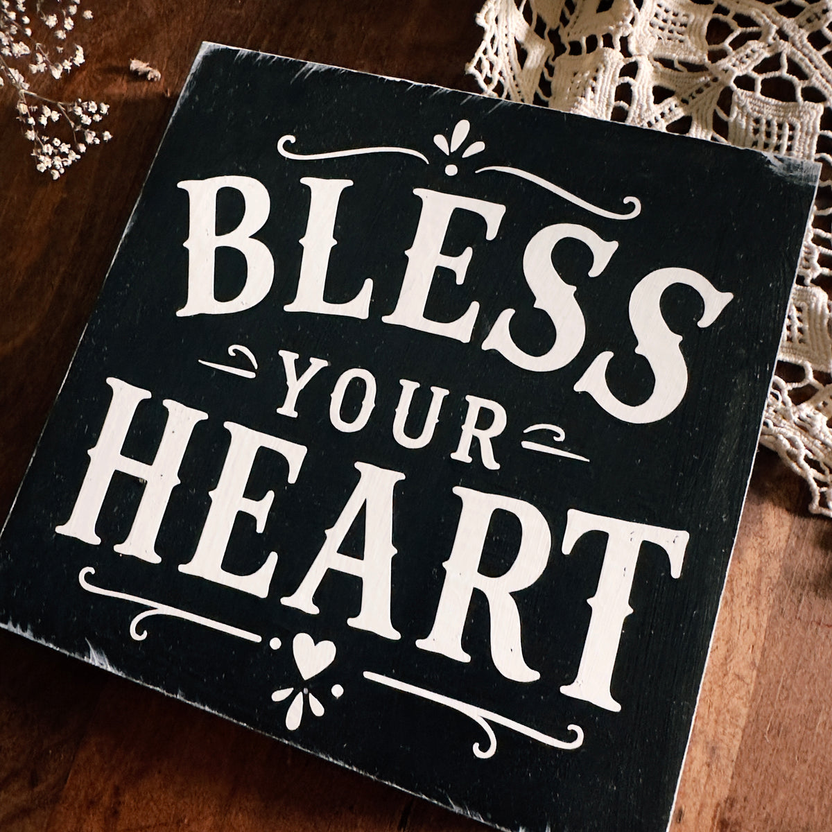 „Bless Your Heart“ Deko-Schild aus MDF - Landhaus-Deko mit Südstaaten-Charme, 15 × 15 cm