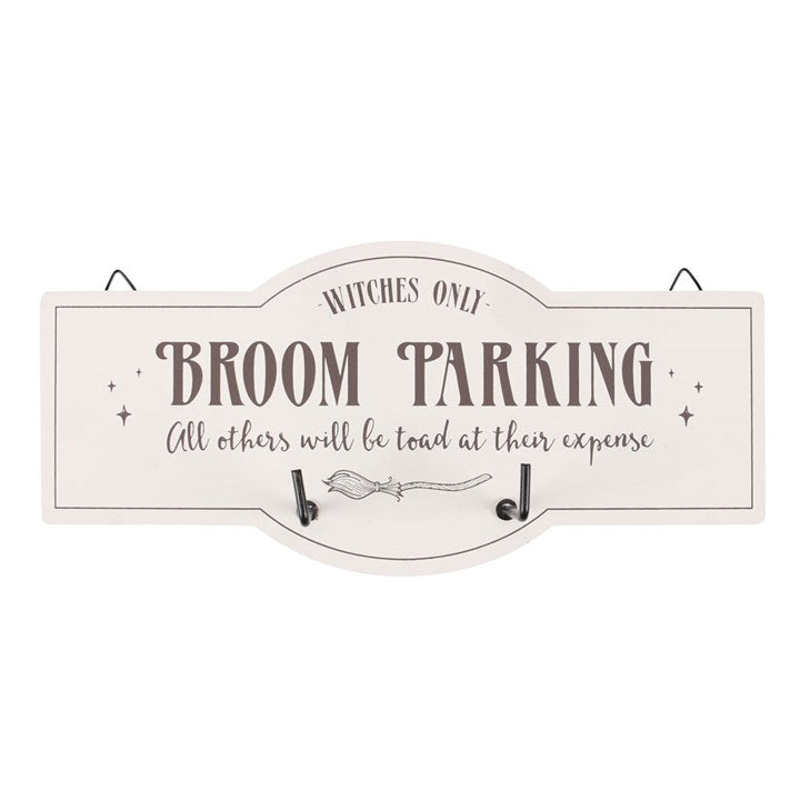 Holzschild Hakenleiste Broom Parking