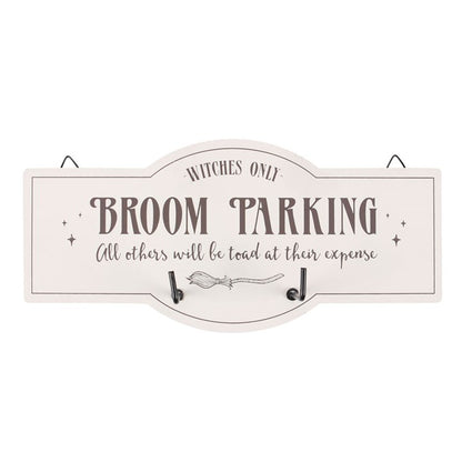 Holzschild Hakenleiste Broom Parking