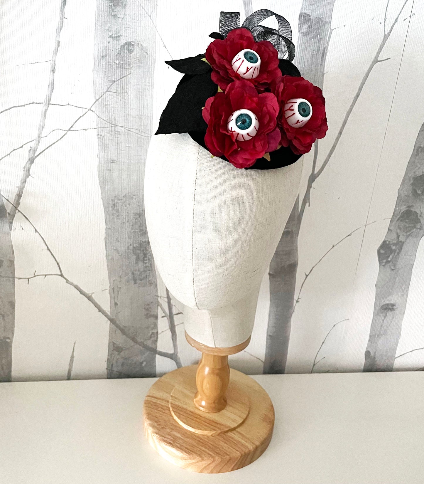 Fascinator EYEBALLS Headpiece