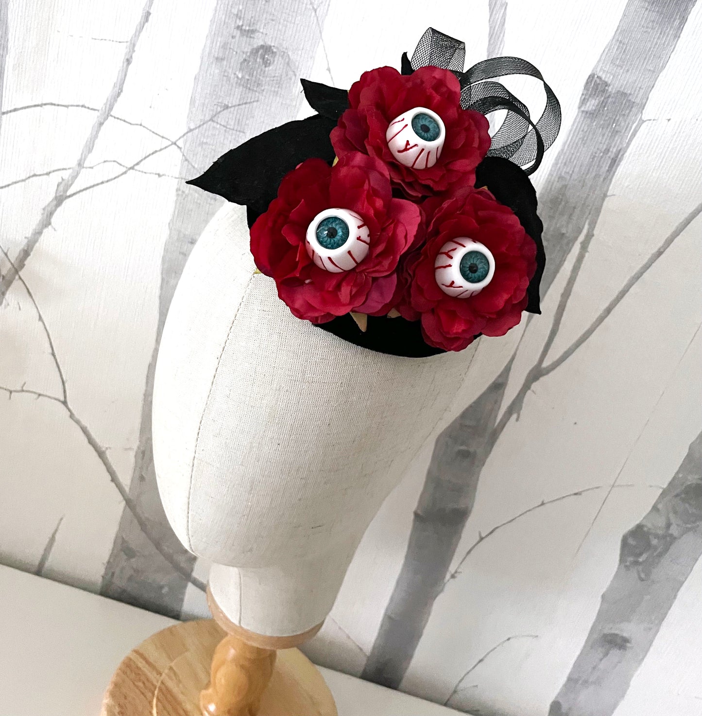 Fascinator EYEBALLS Headpiece