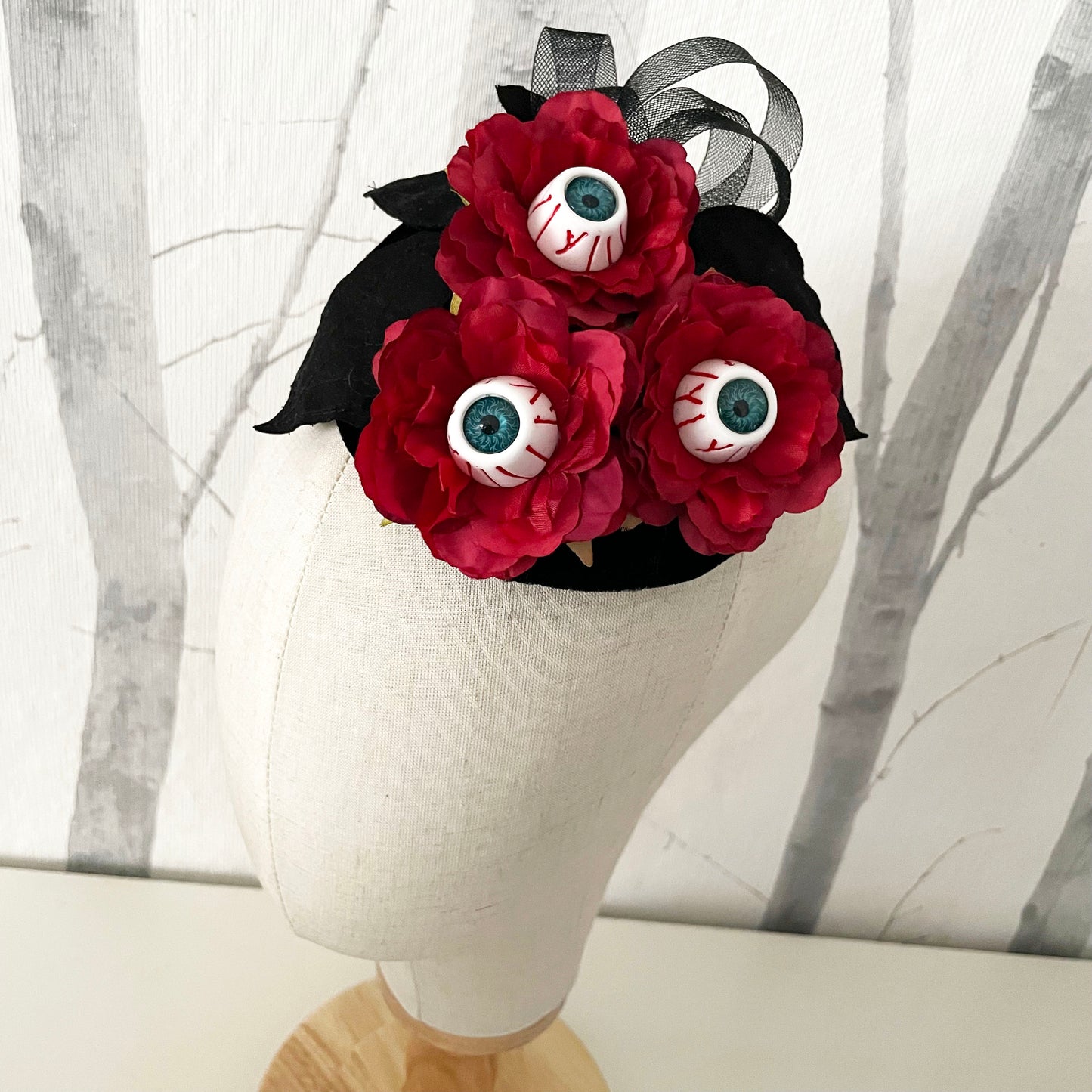 Fascinator EYEBALLS Headpiece
