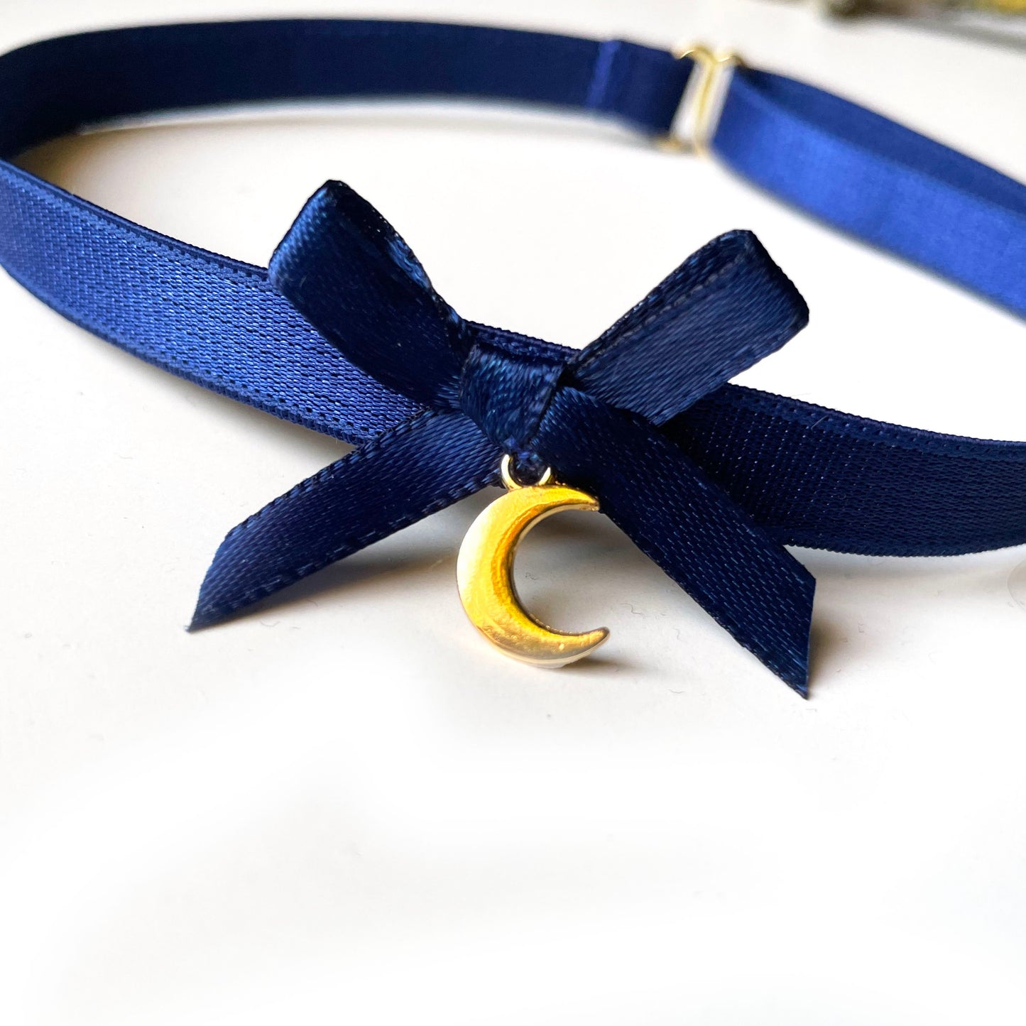 Choker Celestial Moon Halsband dunkelblau gold