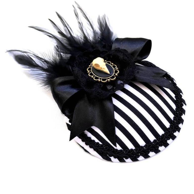 Fascinator Gothic Schädel Federn 